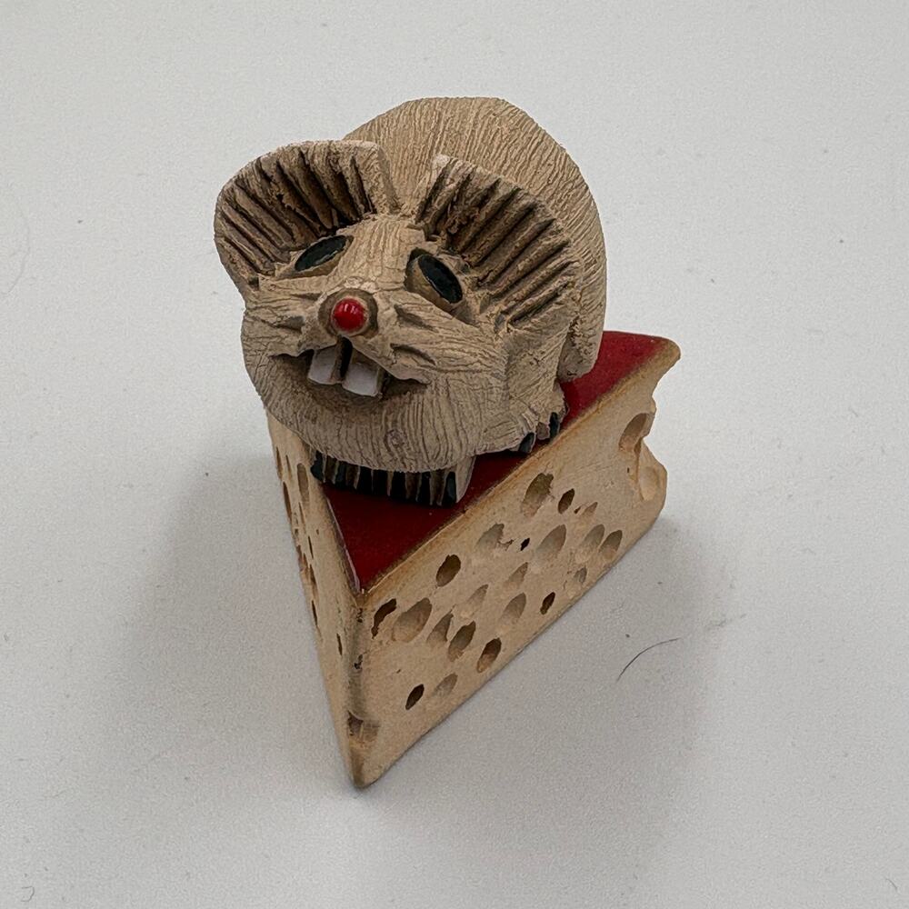 Artesania Rinconada Mouse on Swiss Cheese Figurine 2"